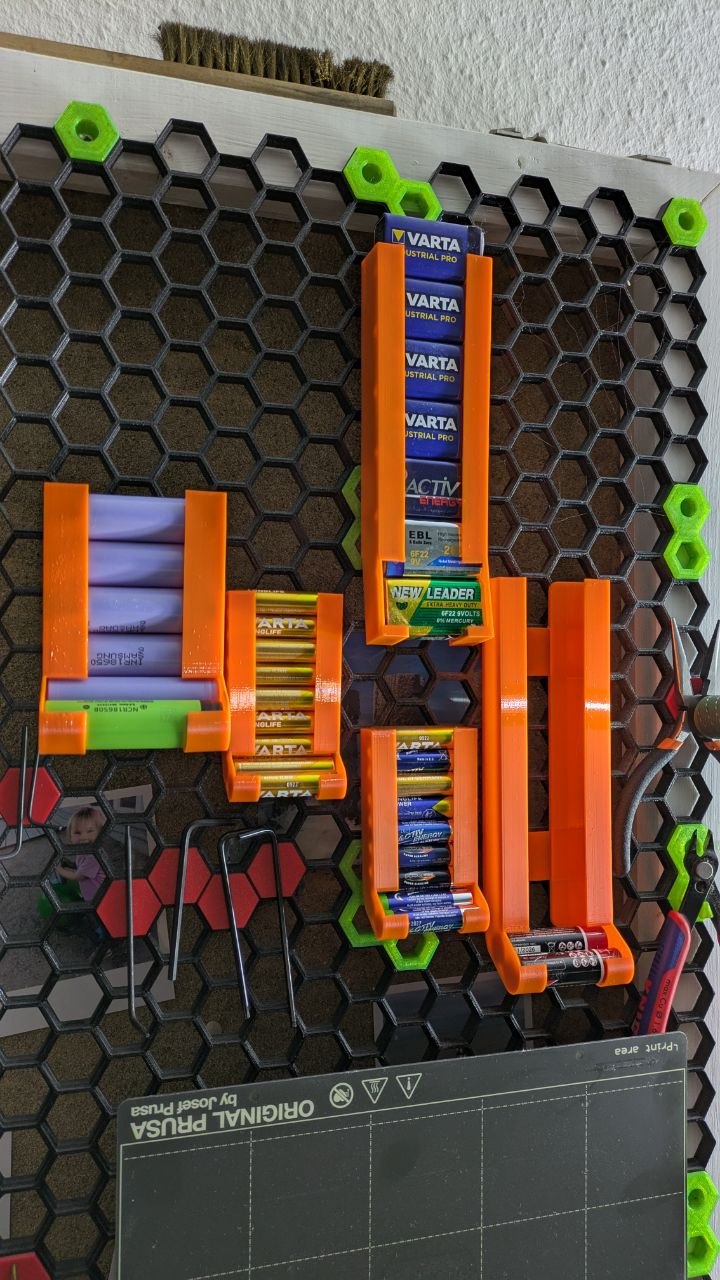 Batteriehalter für verschiedene Batteriegrößen