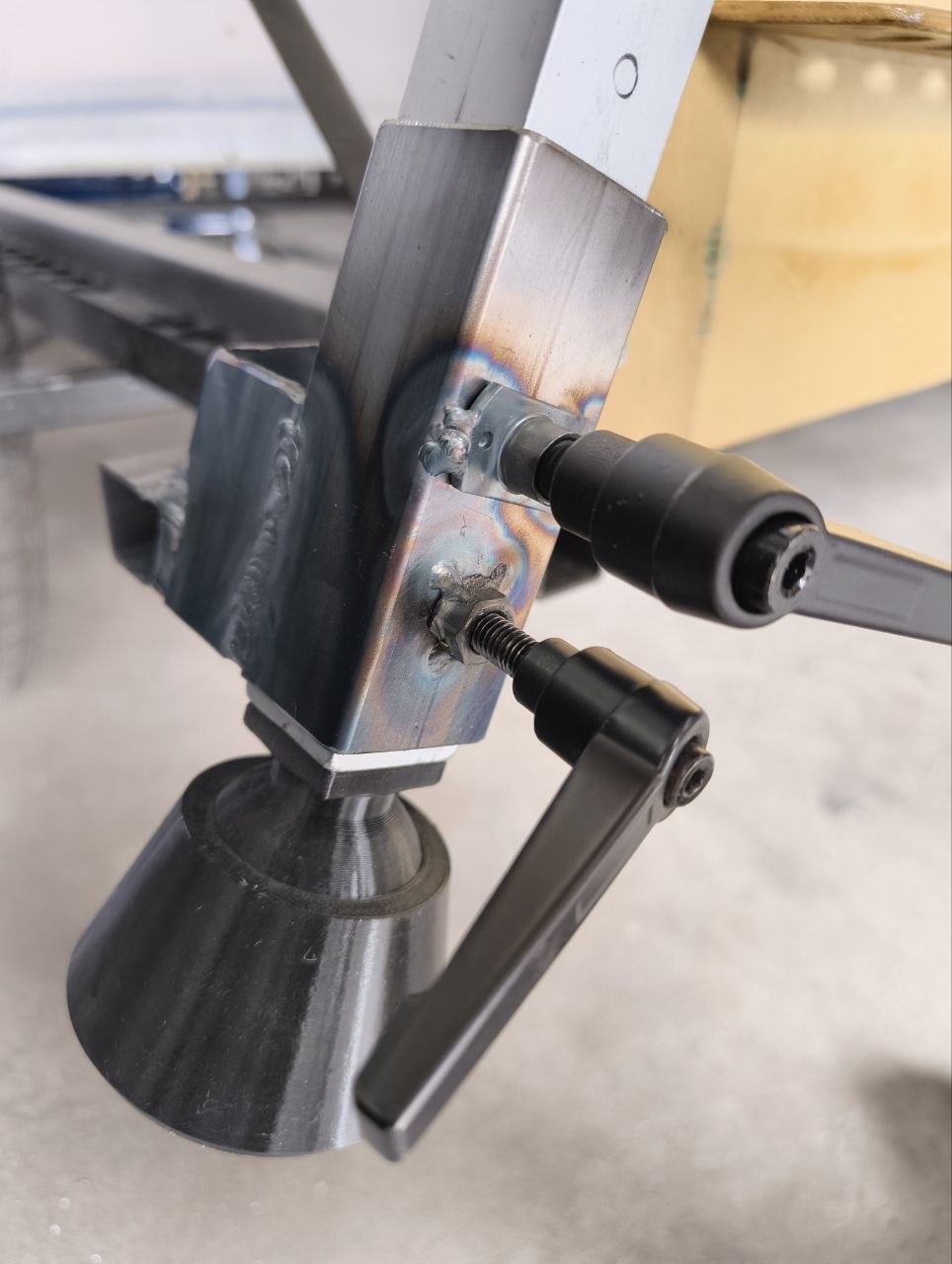 Stützenhalter und 3d gedruckter Fuß